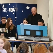 Niepubliczna Szkoła Podstawowa Niebieska 21